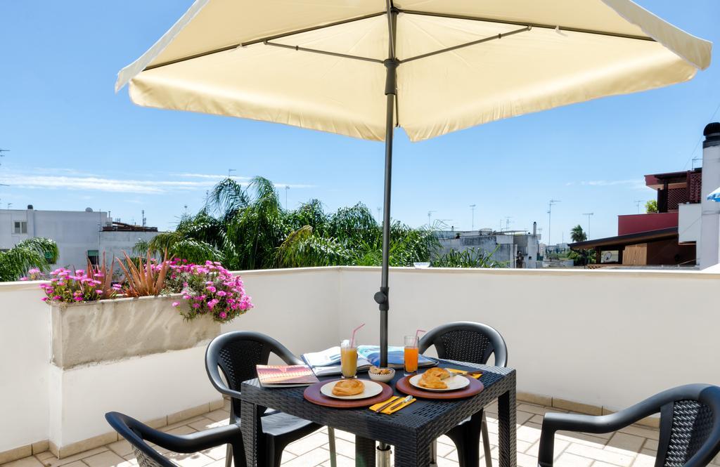 B&B L'Antica Rimessa Lecce Bagian luar foto