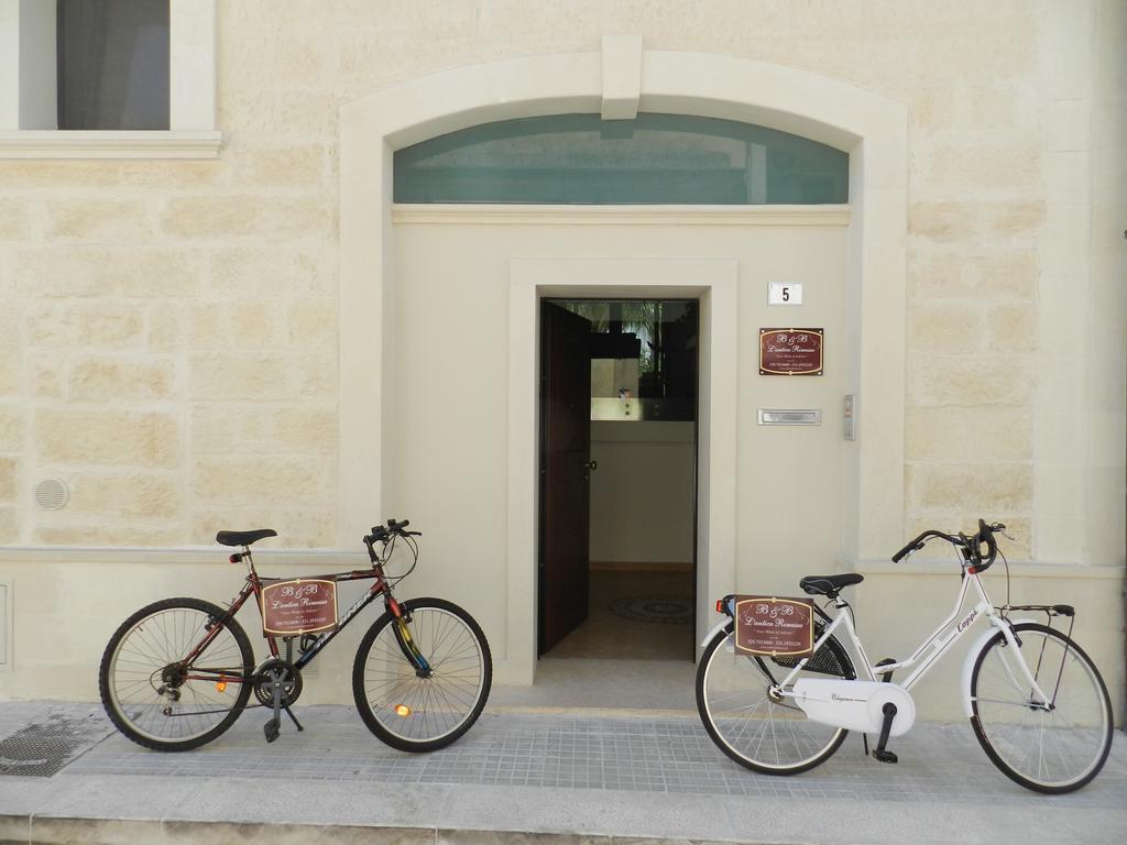 B&B L'Antica Rimessa Lecce Bagian luar foto