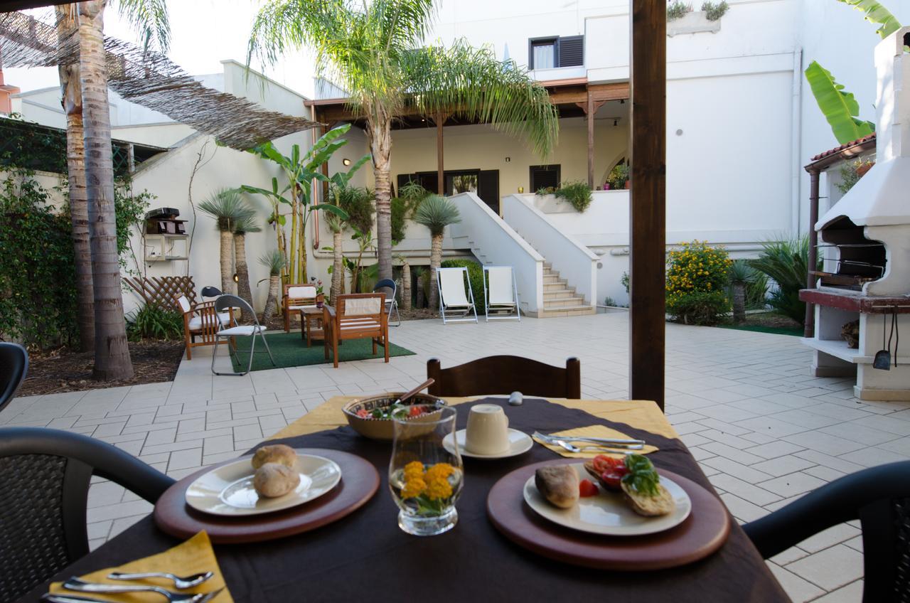 B&B L'Antica Rimessa Lecce Bagian luar foto